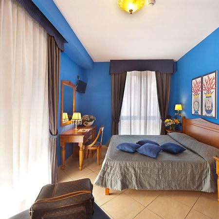 Ulisse Deluxe Hostel Sorrento Esterno foto