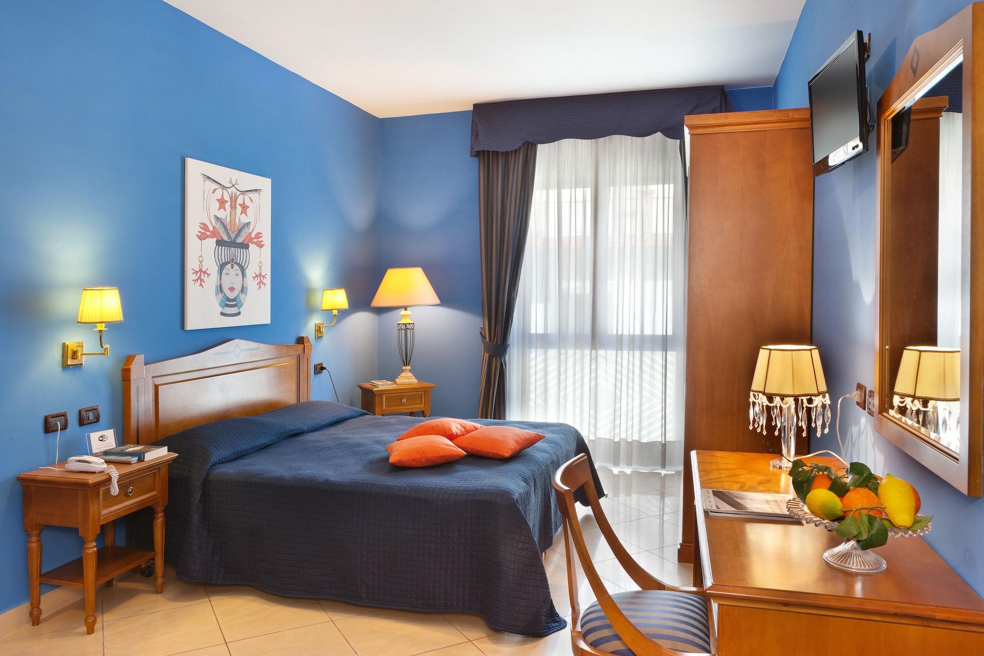 Ulisse Deluxe Hostel Sorrento Esterno foto