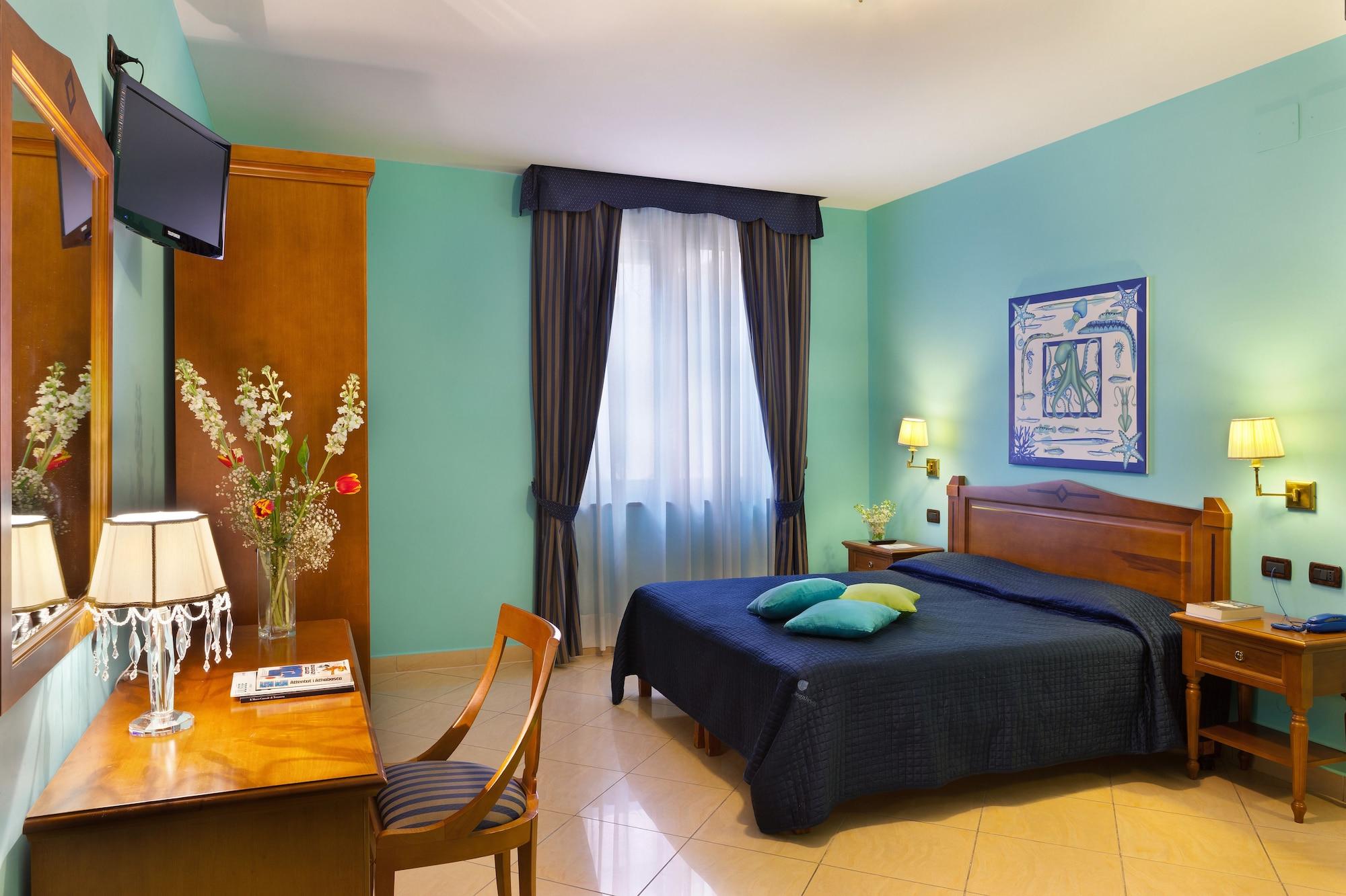 Ulisse Deluxe Hostel Sorrento Esterno foto