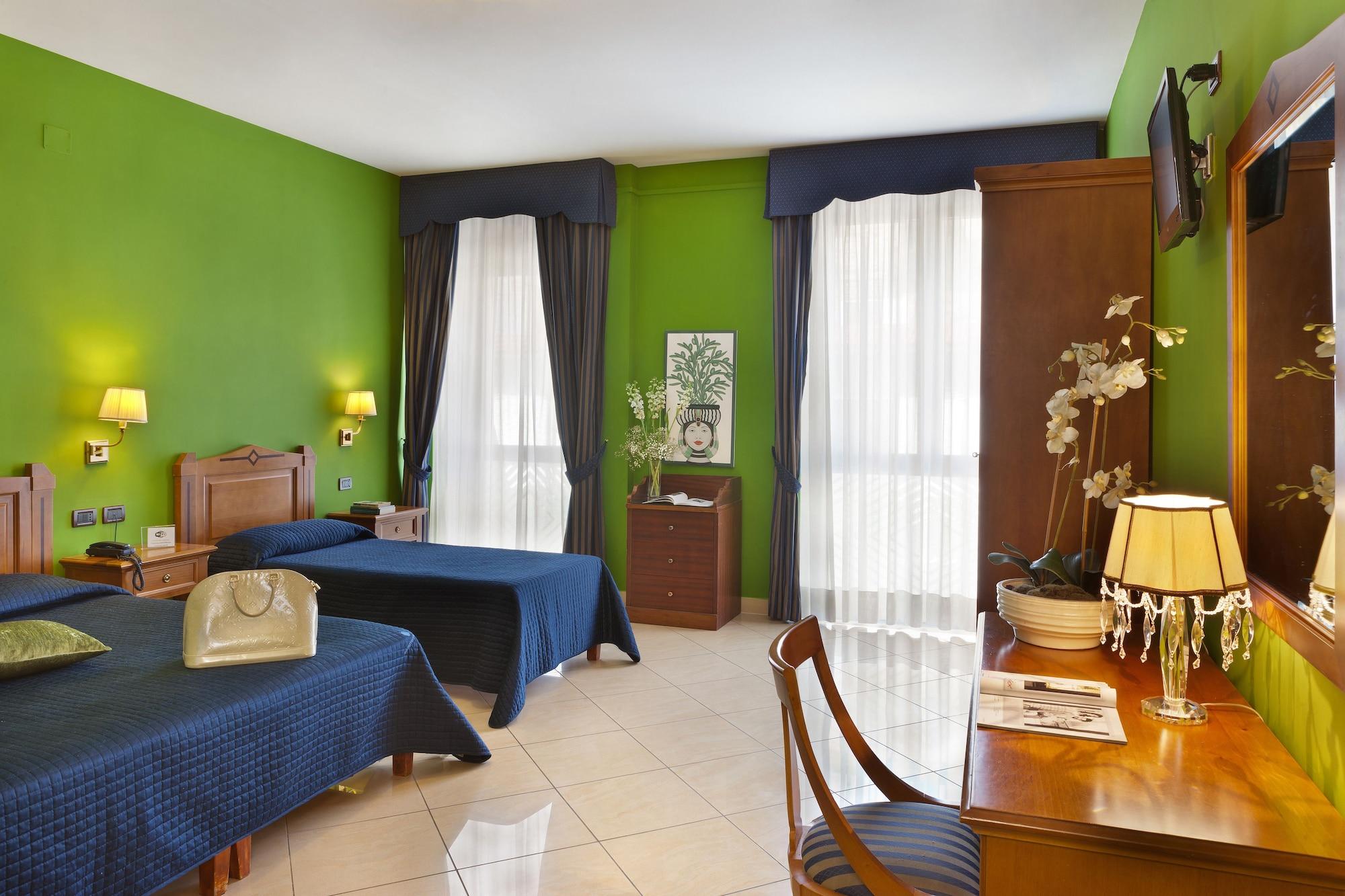 Ulisse Deluxe Hostel Sorrento Esterno foto
