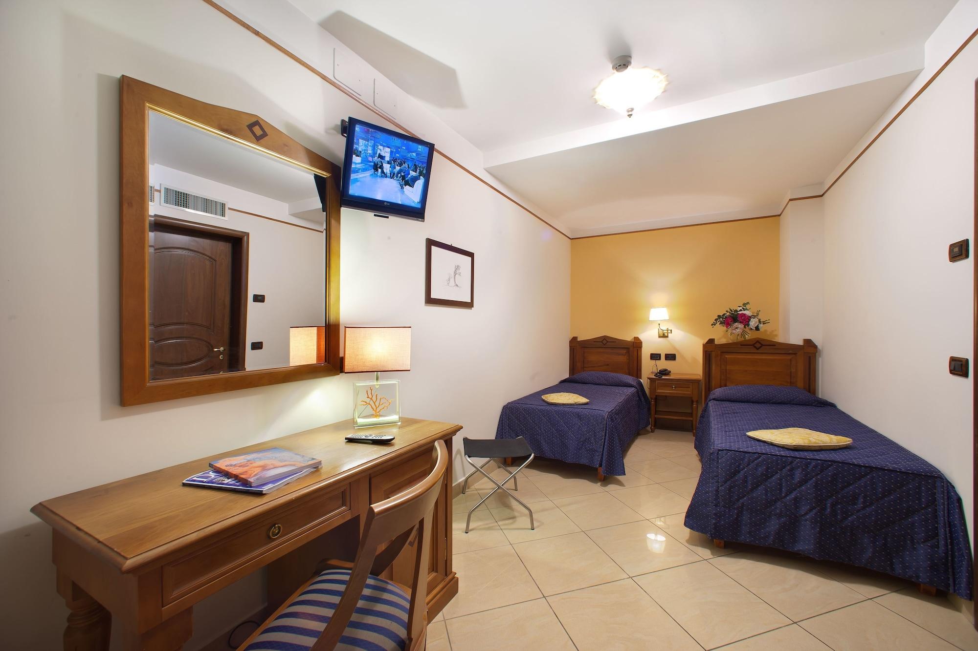 Ulisse Deluxe Hostel Sorrento Esterno foto