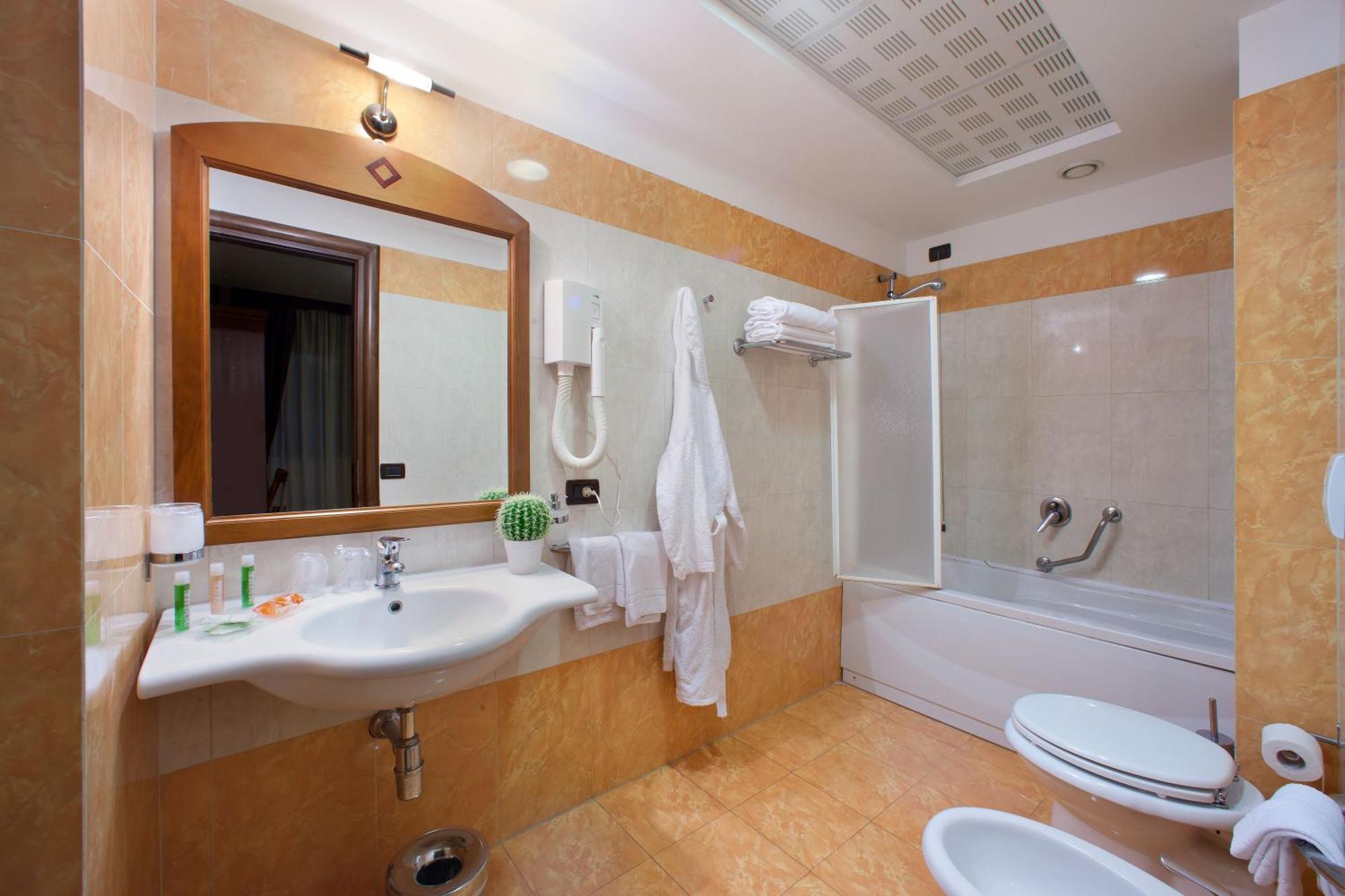 Ulisse Deluxe Hostel Sorrento Esterno foto