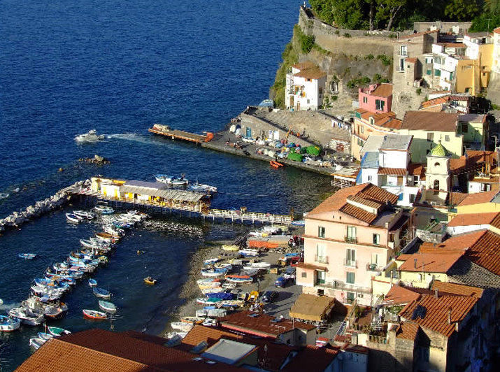 Ulisse Deluxe Hostel Sorrento Esterno foto